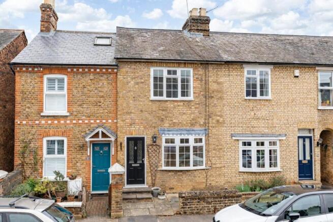 2 bed property, in Parkhurst Road, £500,000