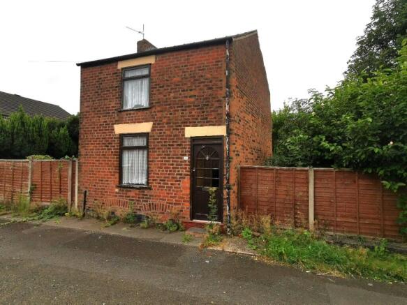 2 bed property, in Spring Gardens, £160,000