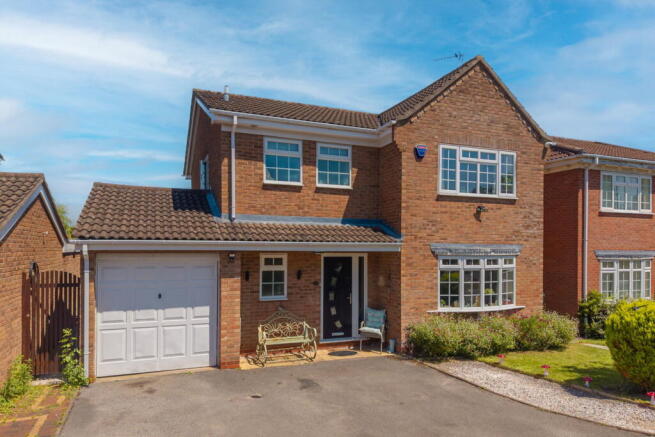 4 bed property, in Rowthorn Drive, £575,000