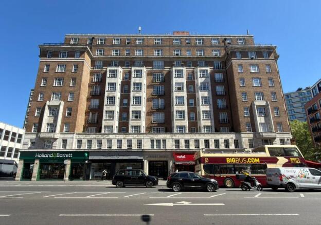 2 bed property, in Flat 76 Forset Court, £155,000