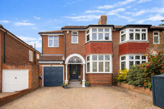 5 bed property, in Abbottsford Gardens, £1,175,000