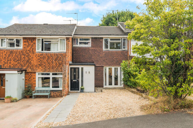 3 bed property, in Godalming, £450,000