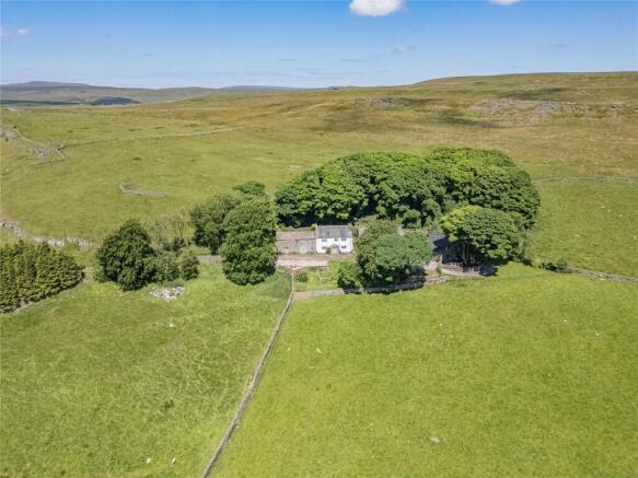 4 bed property, in Windmore End Farm, £485,000