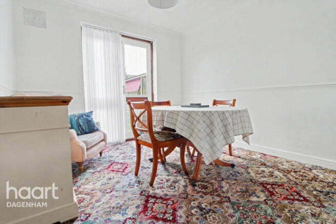 3 bed property, in Listowel Road, £400,000