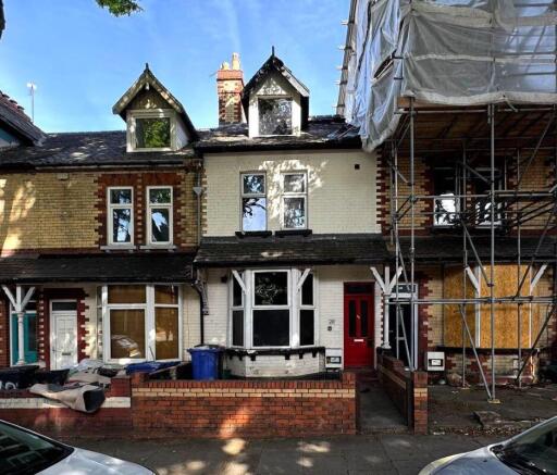 3 bed property, in 20 Vaughan Avenue, £40,000