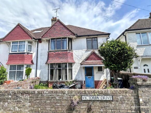 3 bed property, in Victoria Drive, £340,000