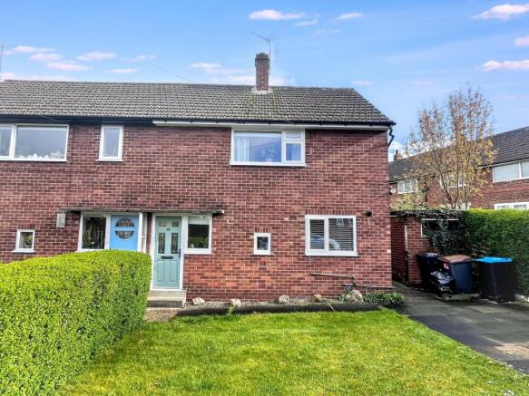 2 bed property, in Manor Road, £235,000