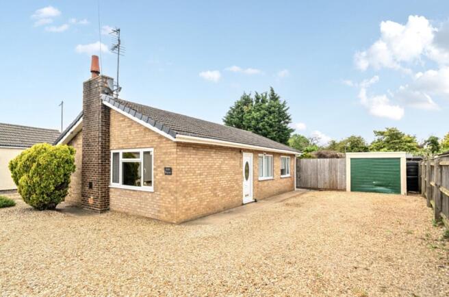 2 bed property, in Washway Road, £235,000