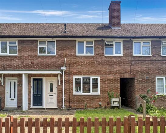 1 bed property, in Gray Road, £250,000