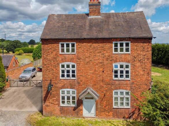 5 bed property, in High House Farm, £995,000