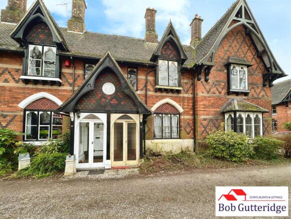 3 bed property, in Hartshill Road, £164,950