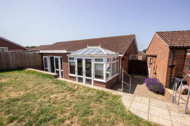 2 bed property, in Hefford Road, £265,000