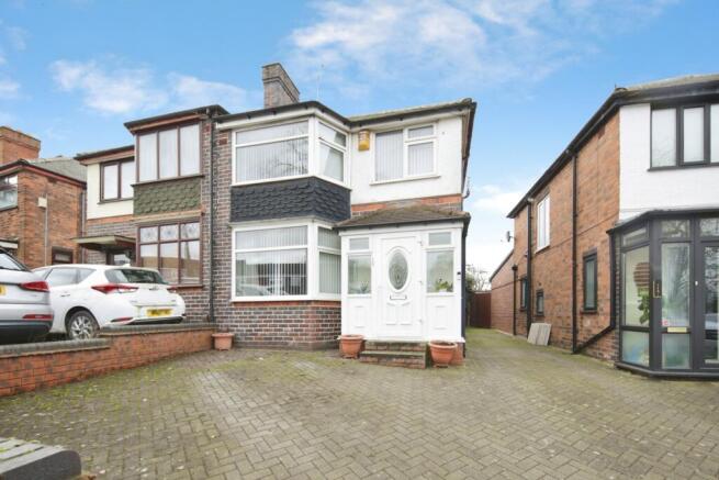 3 bed property, in Bromford Road, £280,000