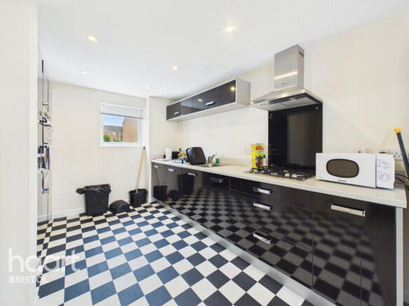 3 bed property, in Wood Street, £325,000