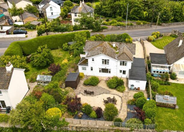 4 bed property, in Chaloners Road, £600,000