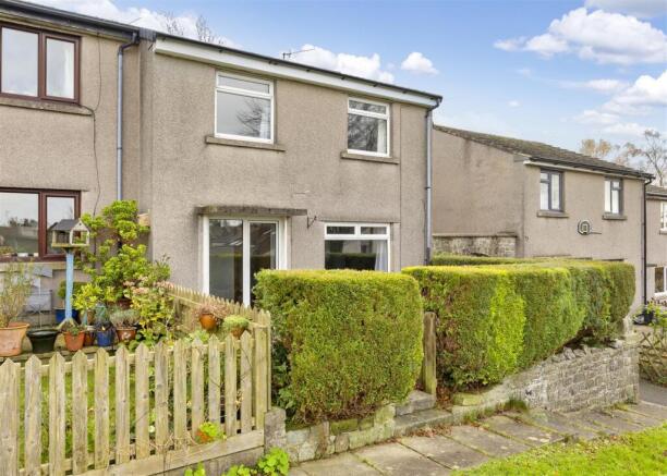 3 bed property, in 13 Grasmere Drive, £165,000