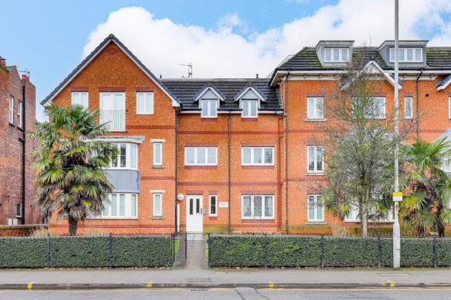 1 bed property, in Radcliffe Road, £110,000