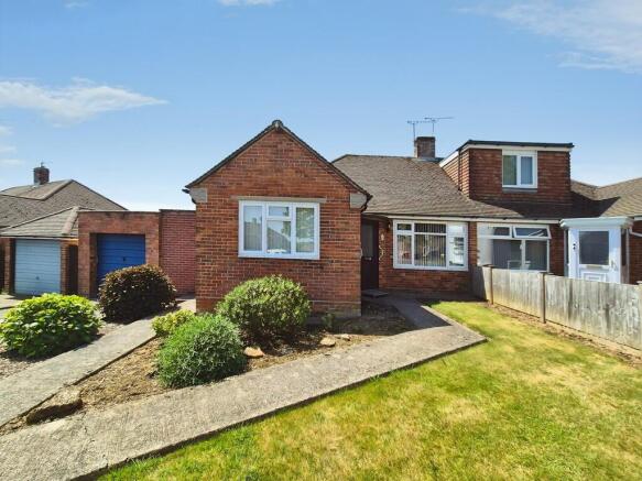 3 bed property, in High Lea, £260,000