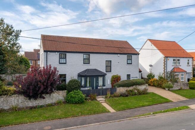 4 bed property, in Modern Village Home - Ingleton, £539,000
