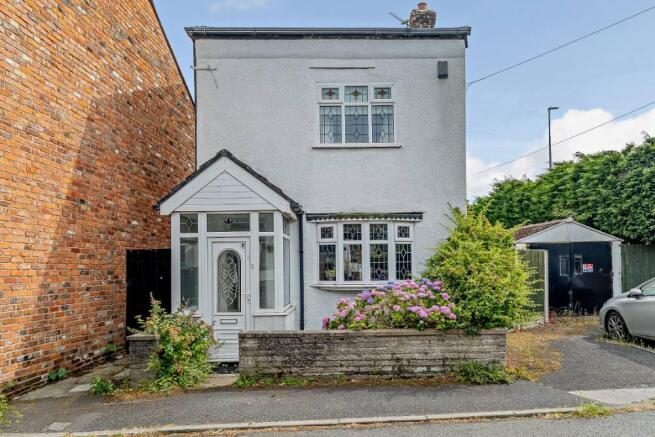 2 bed property, in Green Lane, £219,995