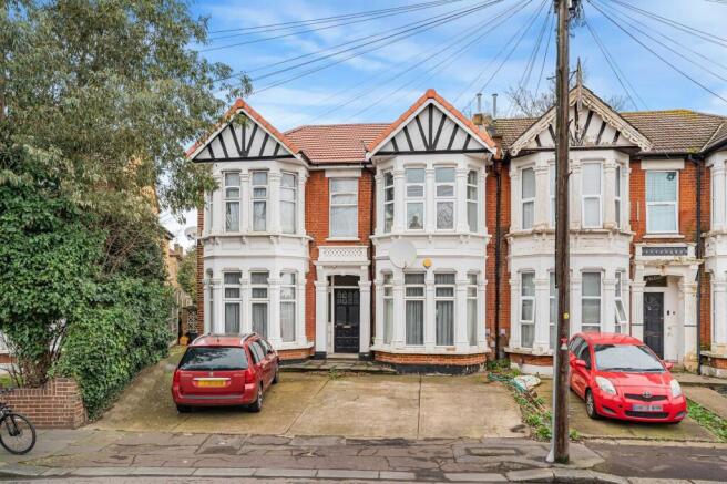 2 bed property, in Redcliffe Gardens, £275,000