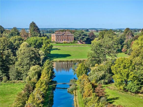 8 bed property, in The Edgcote Estate, £45,000,000