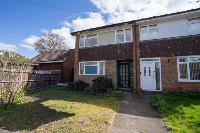3 bed property, in Conway Close, £250,000