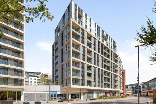 1 bed property, in Hardwicks Square, £325,000