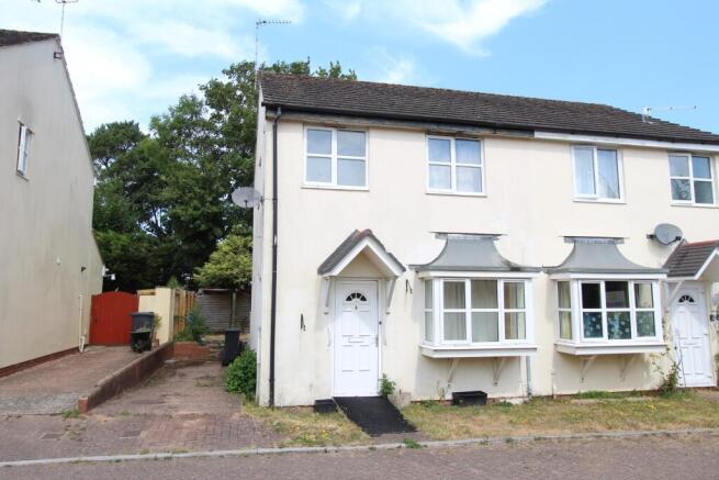 3 bed property, in Plume Of Feathers Close, £245,000