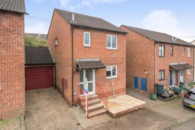 3 bed property, in Weirside Way, £250,000