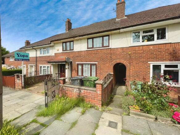 3 bed property, in Clee Hill Road, £170,000