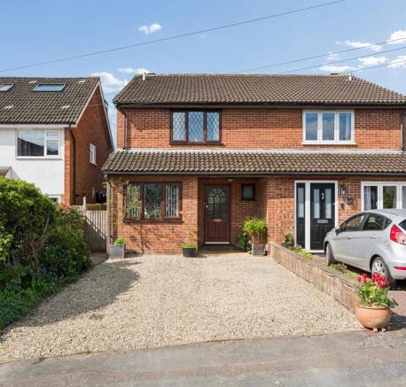 3 bed property, in Captain Cook Close, £645,000