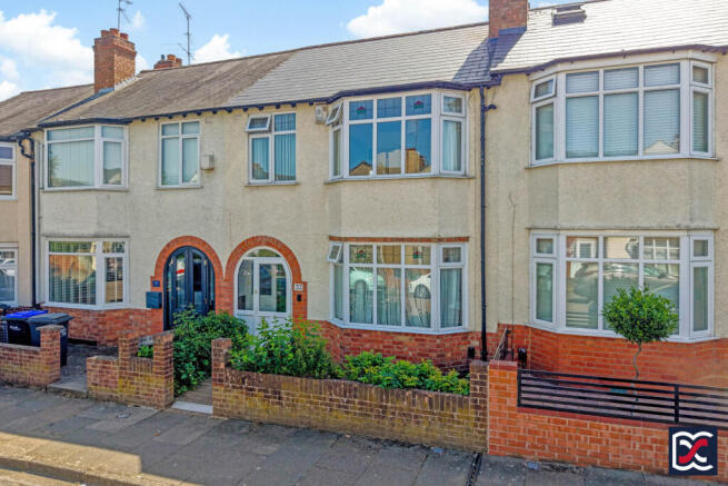 3 bed property, in The Vale, £255,000
