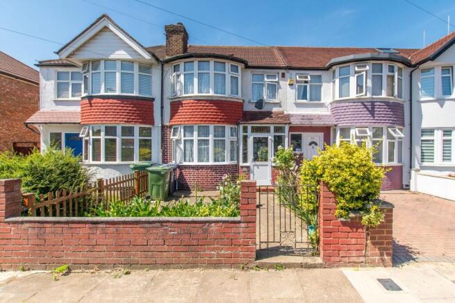 3 bed property, in Hodder Drive, £550,000