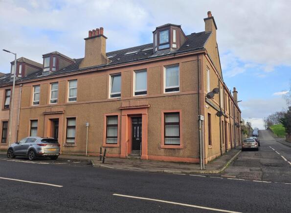1 bed property, in 1b Hill Place, £78,000
