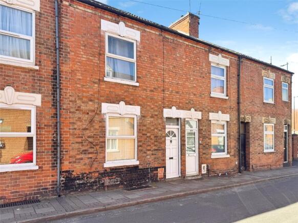 2 bed property, in School Street, £145,000