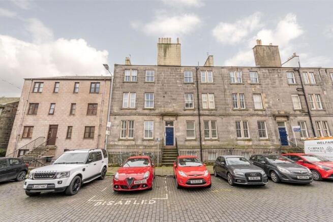 1 bed property, in 76, £128,000