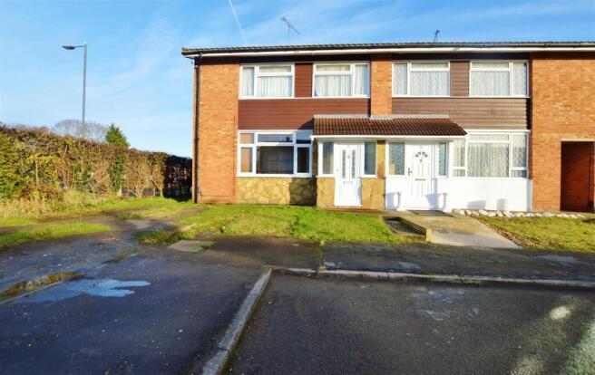 3 bed property, in Franklin Avenue, £450,000