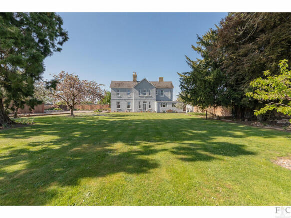 9 bed property, in Desford Road, £1,000,000