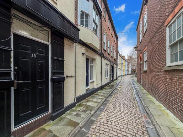 4 bed property, in Prince Street, £120,000