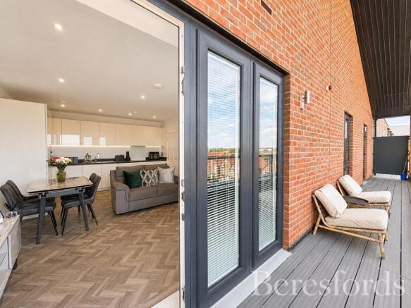 1 bed property, in Flat 15, £325,000