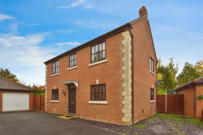 3 bed property, in Clare Croft, £525,000
