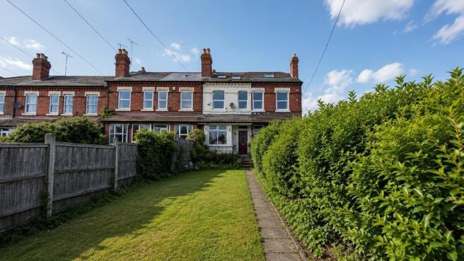 3 bed property, in Woodleigh Avenue, £269,950