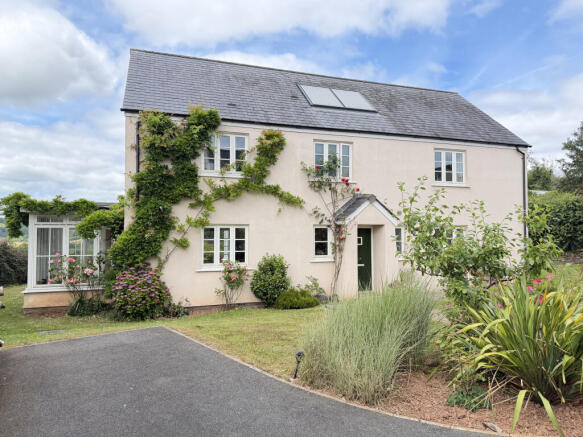 4 bed property, in Cator, £875,000