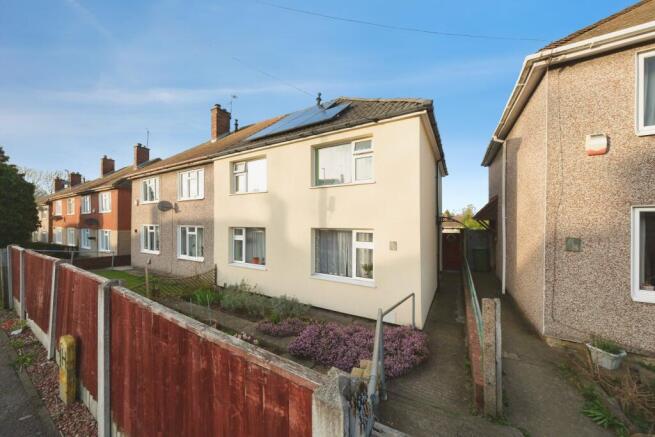 3 bed property, in Brick Kiln Lane, £180,000
