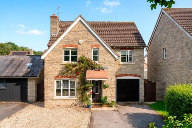 4 bed property, in Labourham Way, £475,000