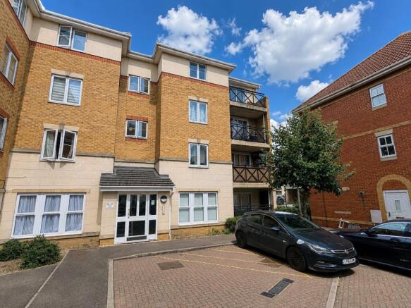 2 bed property, in Sewell Close, £232,500