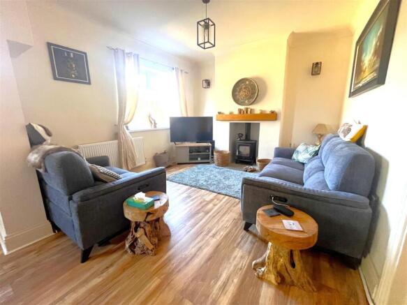 3 bed property, in Plantation Terrace, £145,000