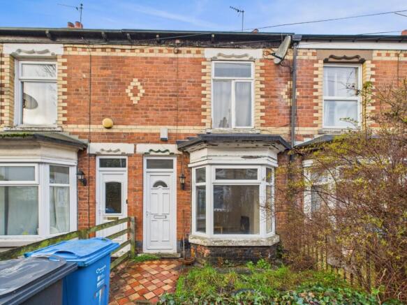 2 bed property, in Raglan Avenue, £85,000