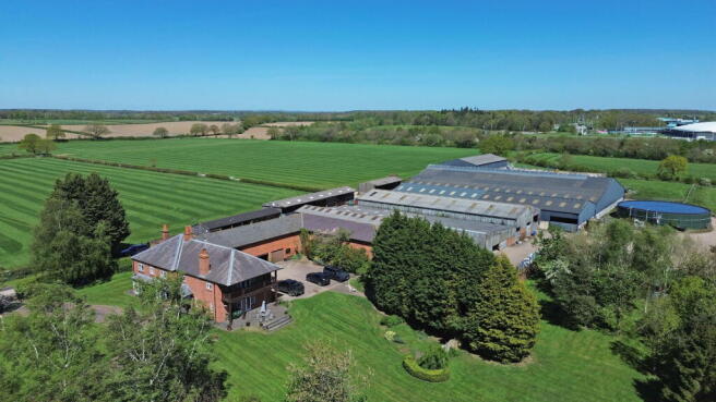 4 bed property, in Lower Lynbrook Farm, £5,000,000